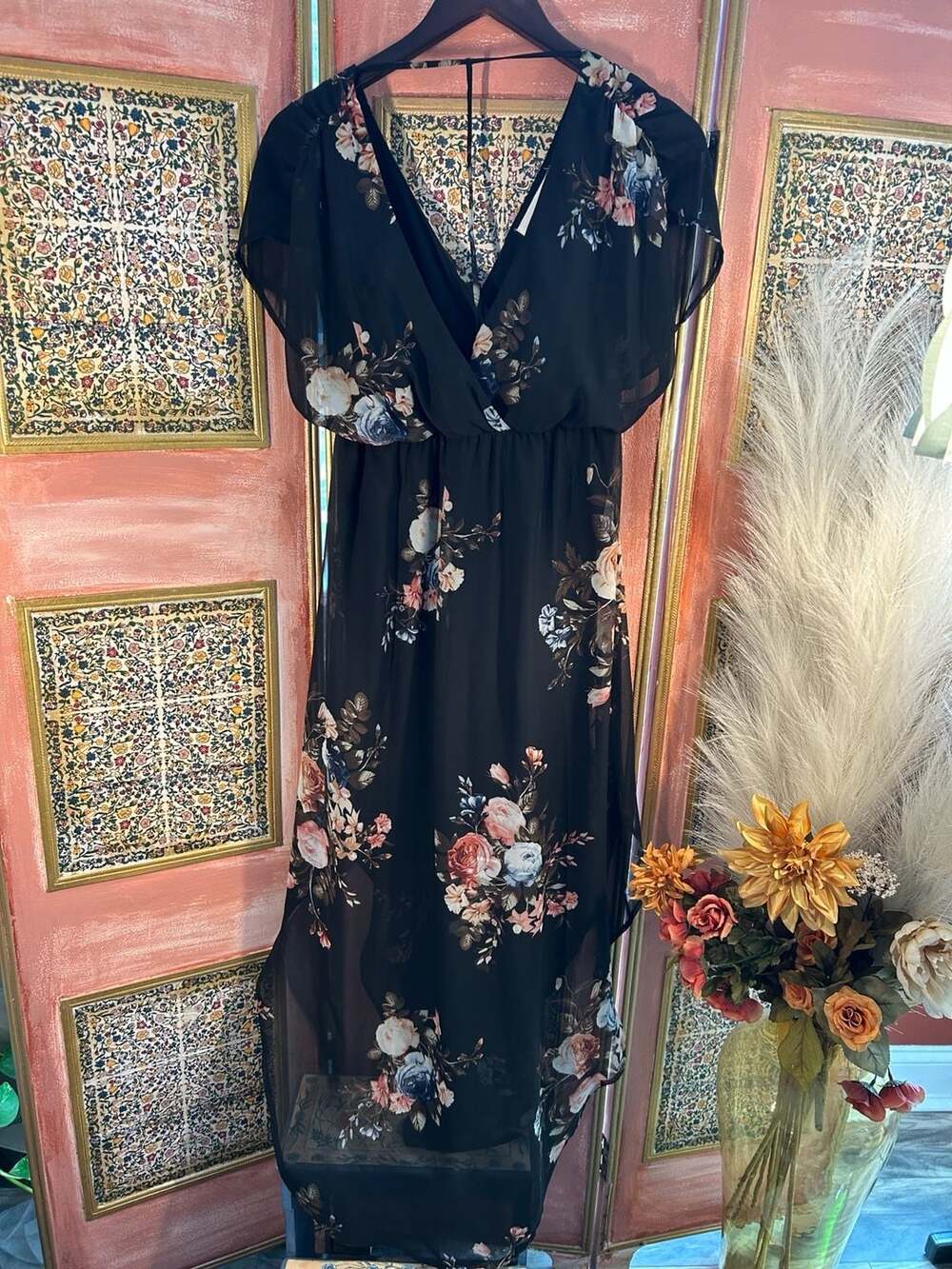 Superfoxx Floral Maxi Dress Size S Black V-Neck Chiffon High-Low